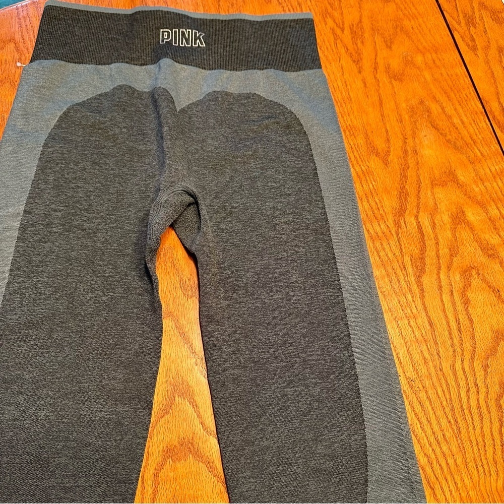Victoria Secret Pink Seamless Legging Size Medium